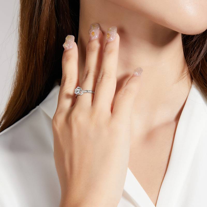 直臂豪镶美杜莎机械蛇S925银镀白金MoissaniteWomen's Ring1ctD级